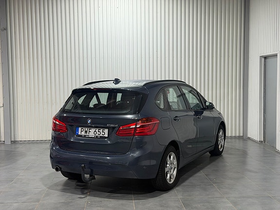 BMW 216d 8 of 14