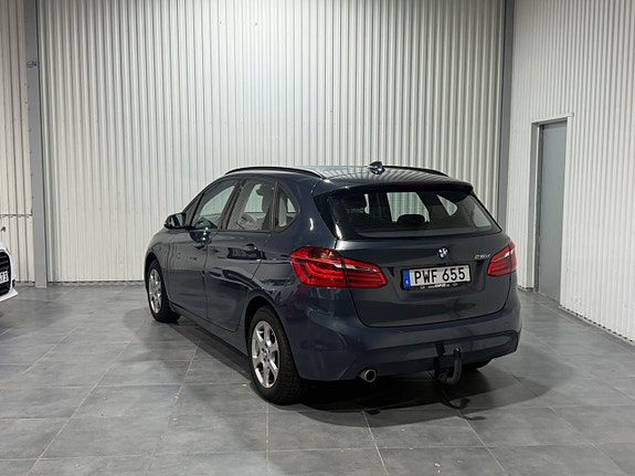 BMW 216d 6 of 14