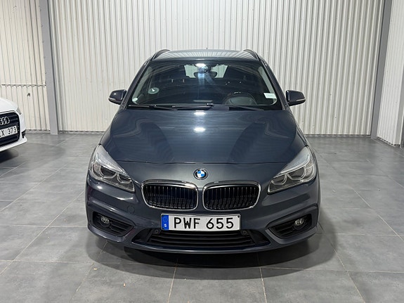 BMW 216d 12 of 14