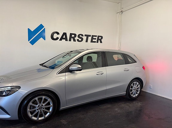 Mercedes-Benz B200 d 2 of 24