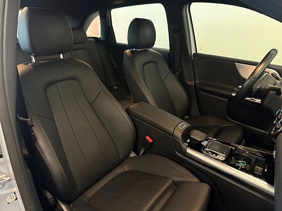 Mercedes-Benz B200 d 7 of 24