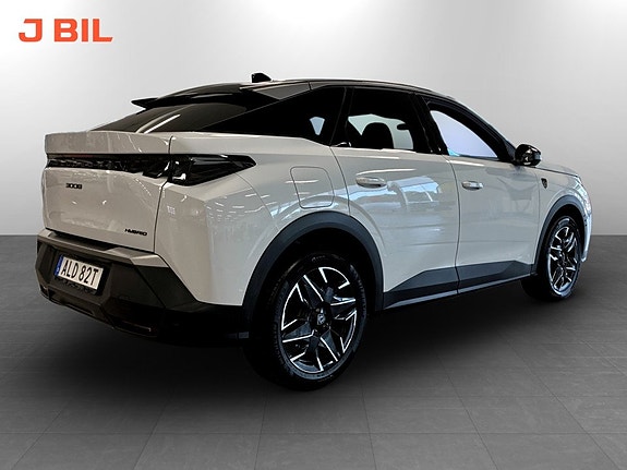Peugeot 3008 3 of 5