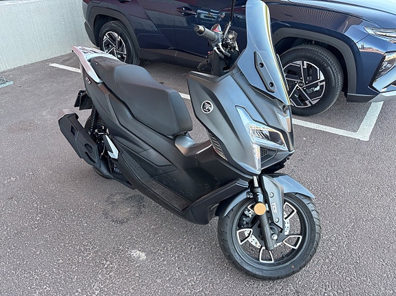 Voge SR1 125