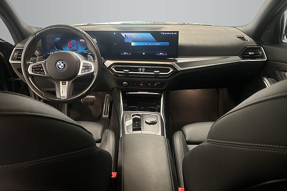 BMW 330e 12 of 16