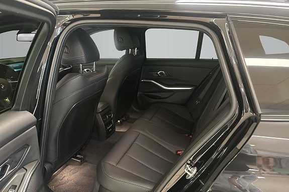 BMW 330e 11 of 16