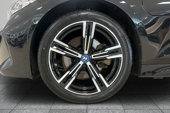 BMW 330e 8 of 16