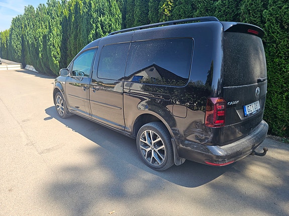 Volkswagen Caddy Maxi 2 of 5