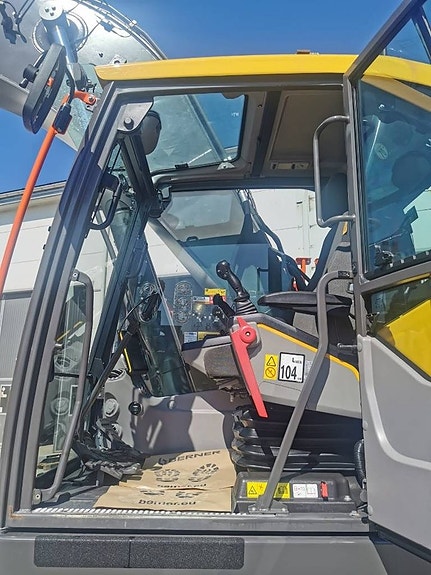 Volvo EC 300 EL 8 of 14