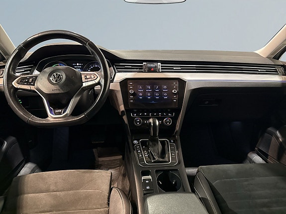 Volkswagen Passat 8 of 22