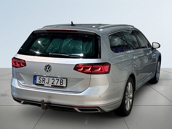 Volkswagen Passat 6 of 22