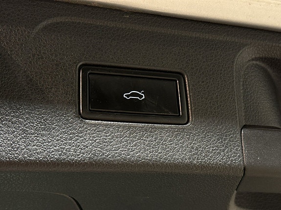 Volkswagen Passat 18 of 22