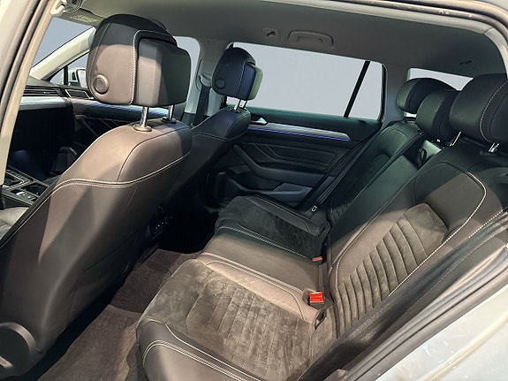 Volkswagen Passat 13 of 22