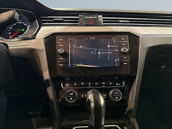 Volkswagen Passat 11 of 22