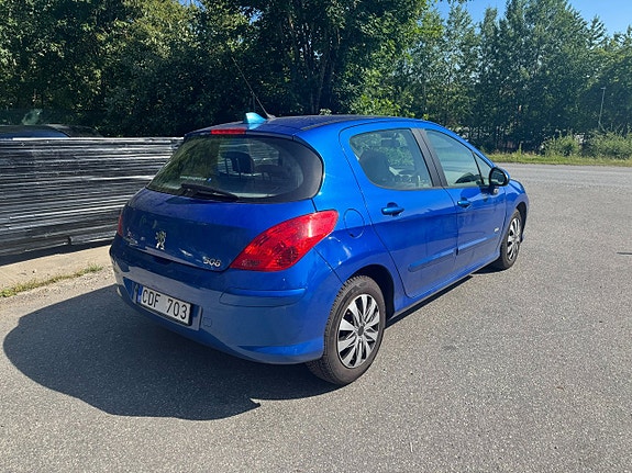 Peugeot 308 4 of 5