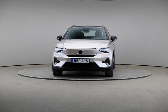 Volvo XC40 3 of 5