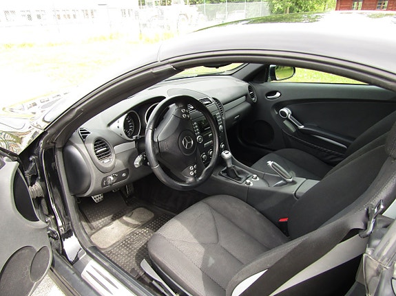 Mercedes-Benz SLK200 17 of 18