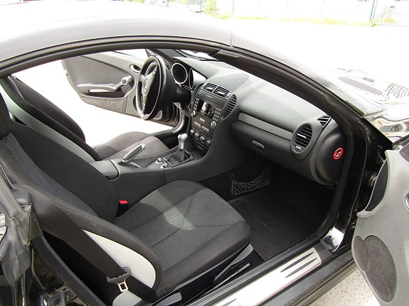 Mercedes-Benz SLK200 18 of 18