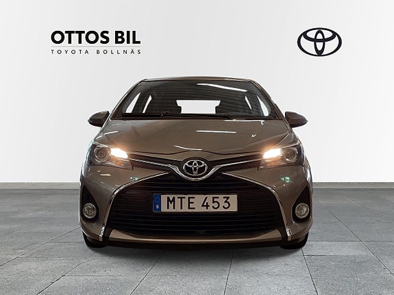 Toyota Yaris 5 of 10