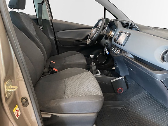 Toyota Yaris 6 of 10