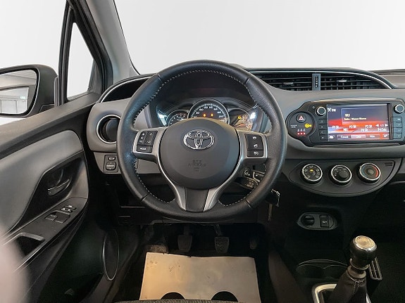 Toyota Yaris 9 of 10