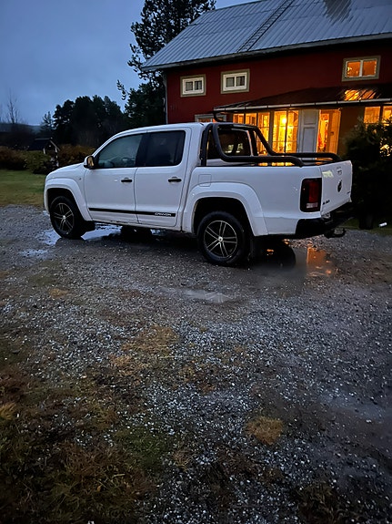 Volkswagen Amarok 2 of 4
