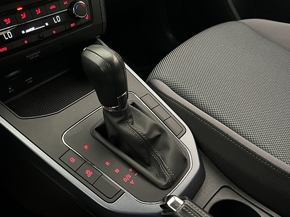 Seat Arona 22 of 30
