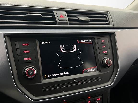 Seat Arona 19 of 30
