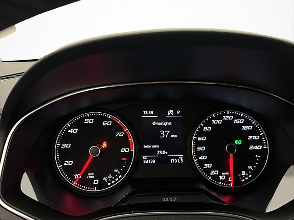 Seat Arona 17 of 30