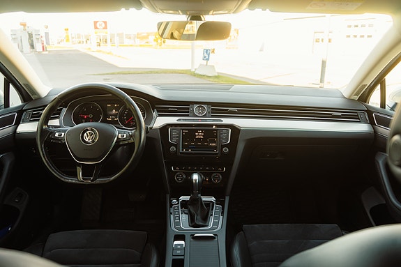 Volkswagen Passat 12 of 12
