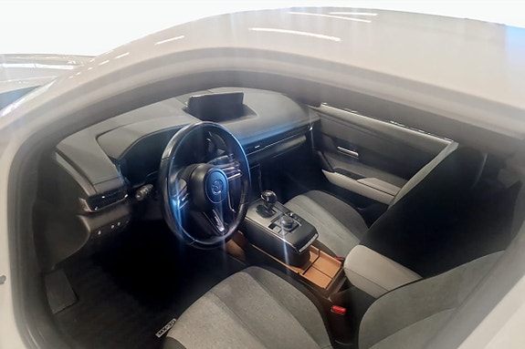 Mazda MX-30 8 of 9