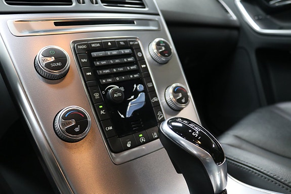Volvo XC60 17 of 27