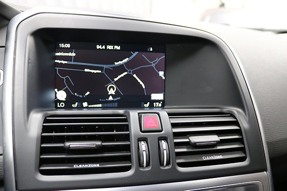 Volvo XC60 12 of 27