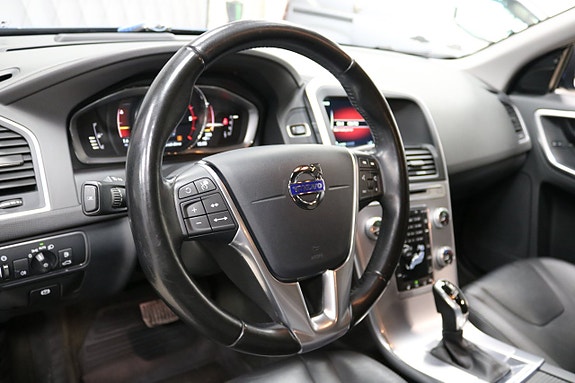 Volvo XC60 23 of 27