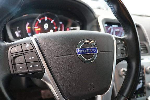 Volvo XC60 15 of 27