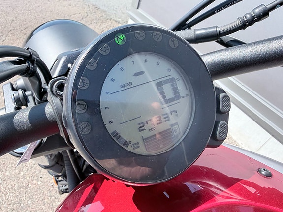 Yamaha XSR700 7 of 9