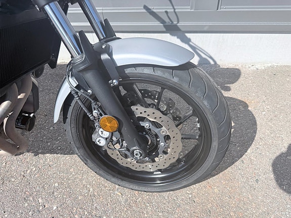 Yamaha XSR700 3 of 9
