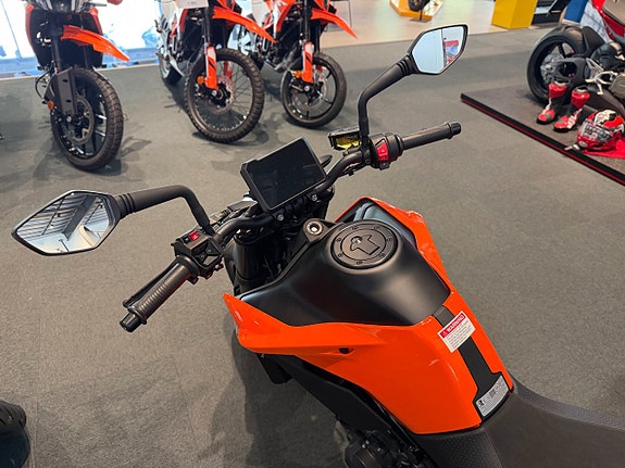 KTM 790 DUKE L 5 of 5
