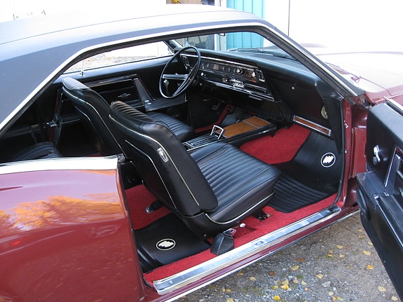 Buick Riviera 5 of 10