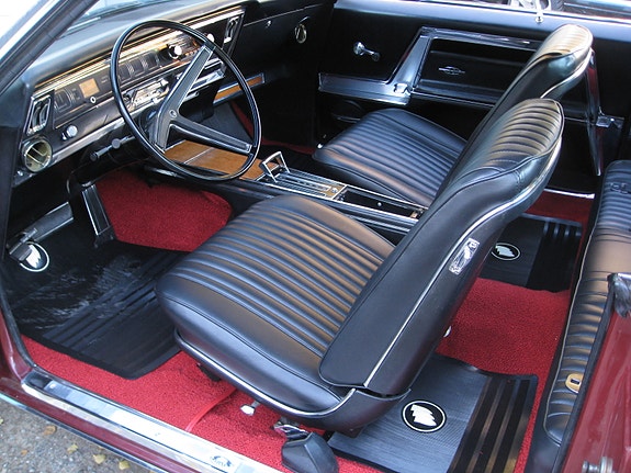 Buick Riviera 4 of 10