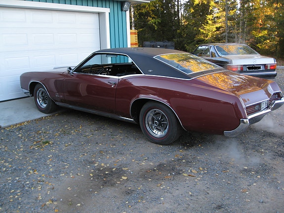 Buick Riviera 3 of 10
