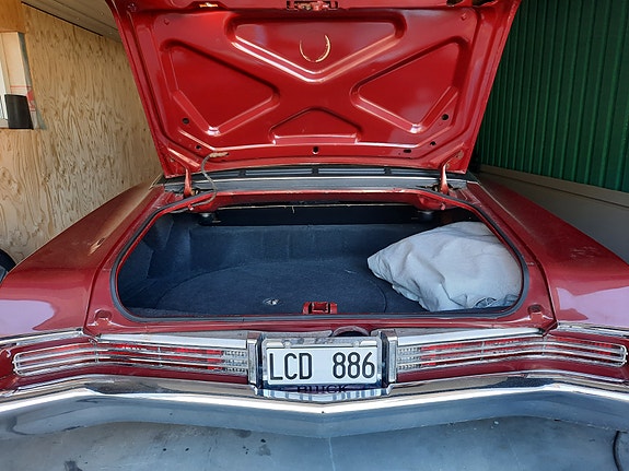 Buick Riviera 7 of 10