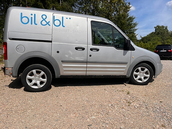 Ford Transit Connect 3 of 5