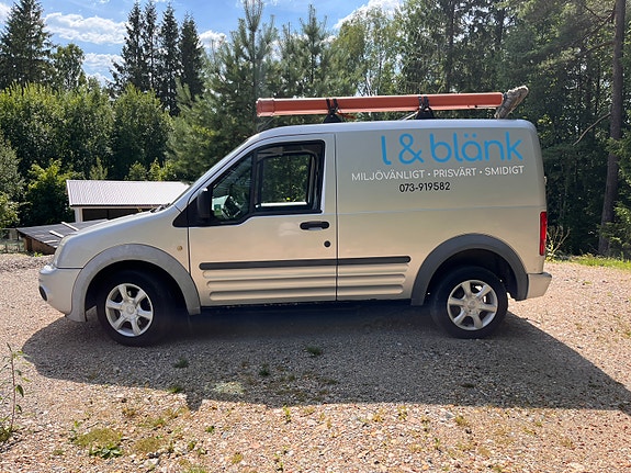 Ford Transit Connect 2 of 5