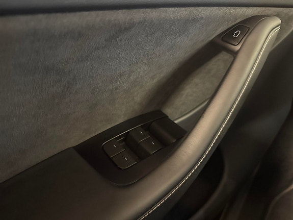 Tesla Model Y 19 of 19