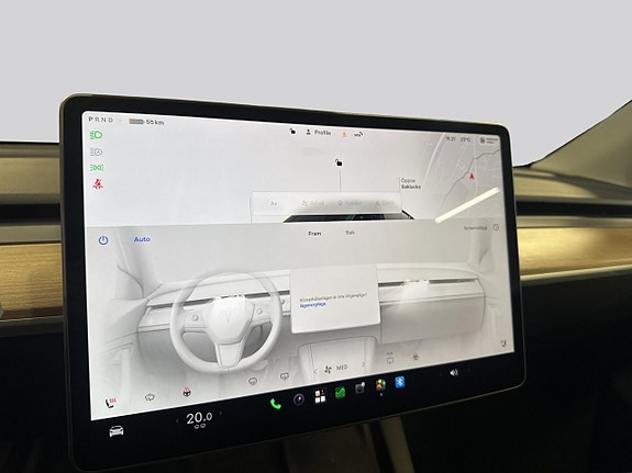 Tesla Model Y 13 of 19