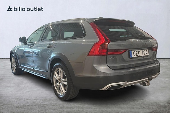 Volvo V90 Cross Country 3 of 5