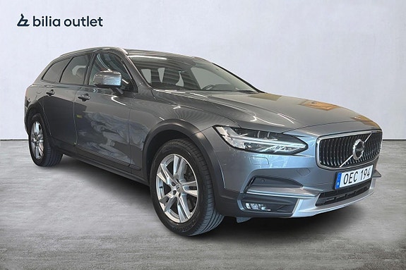 Volvo V90 Cross Country 2 of 5