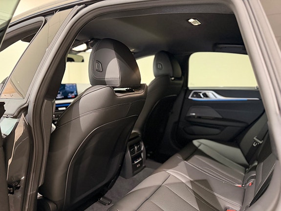 BMW i4 5 of 13