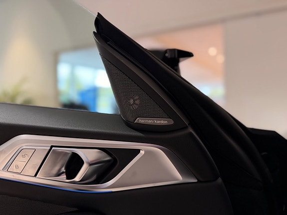 BMW i4 9 of 13
