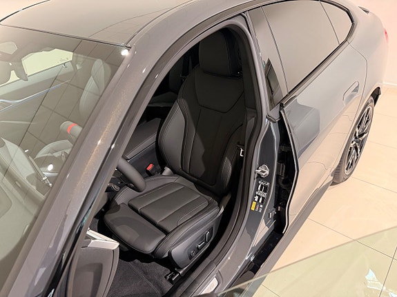 BMW i4 4 of 13
